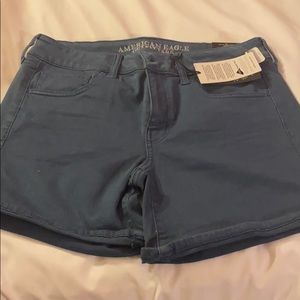 NWT American Eagle MIDI twill shorts.